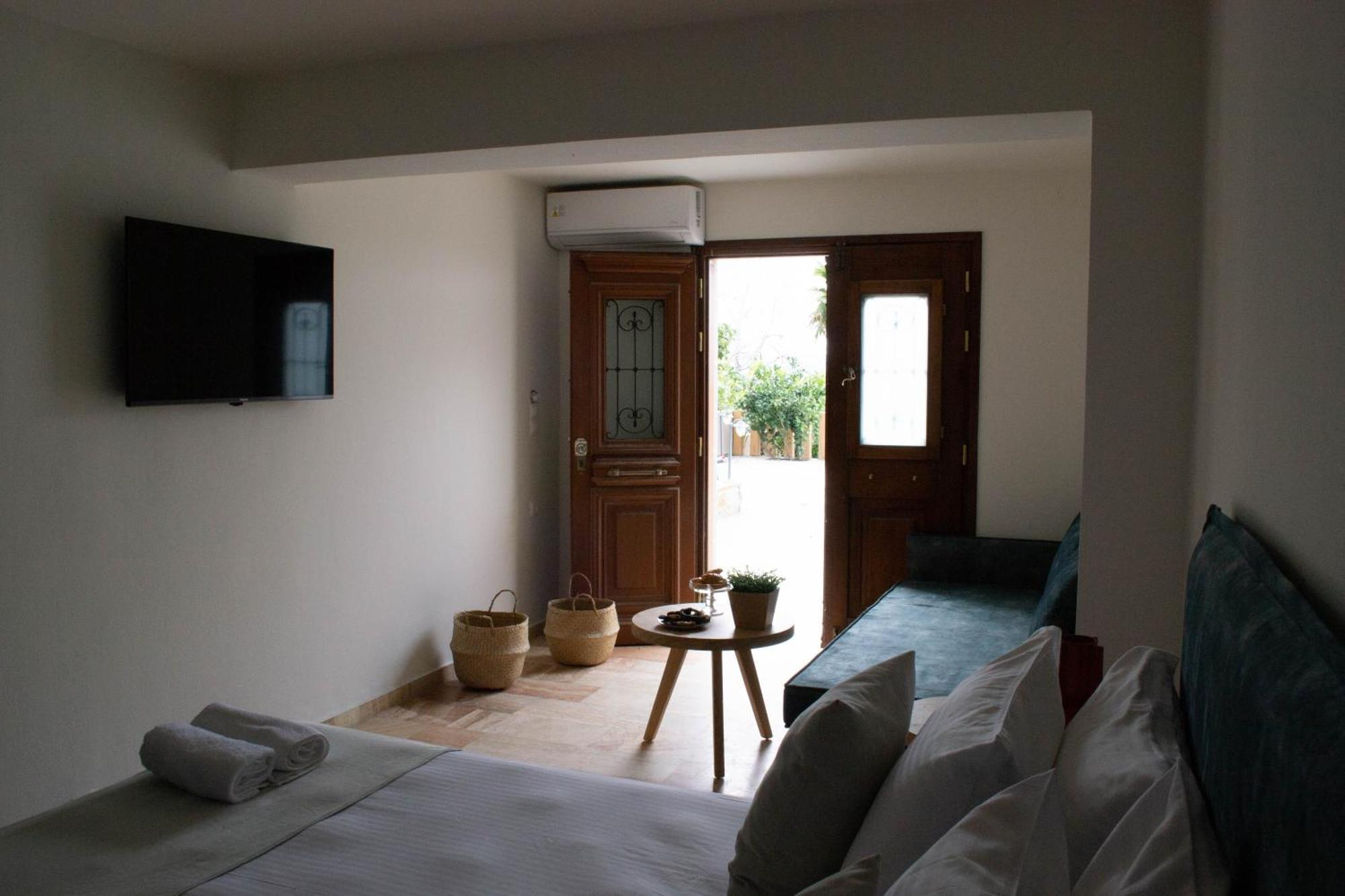 Oniropetra Luxury Suites Armakha Extérieur photo